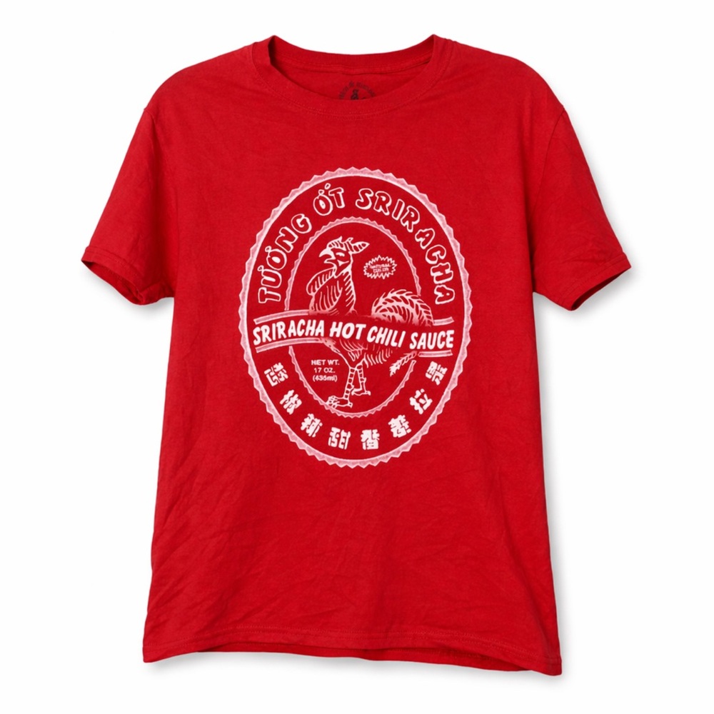 Sriracha Hot Chili Sauce Graphic T-Shirt Red Size Small